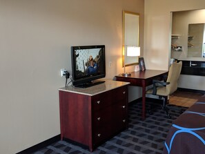 In-room safe, free WiFi, bed sheets, alarm clocks