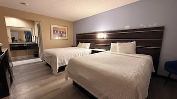 Rum - 2 queensize-sängar - icke-rökare | Strykjärn/strykbräda, gratis wi-fi, sängkläder och väckarklockor