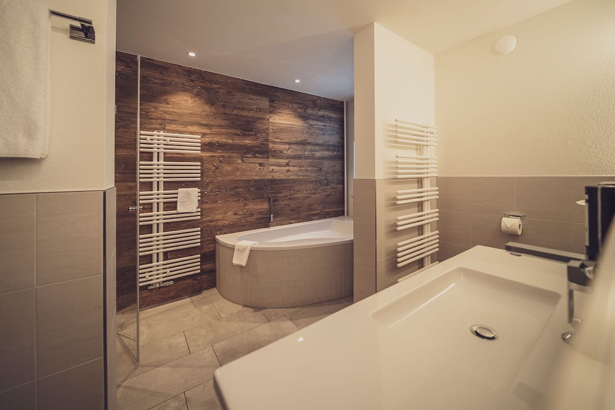 senior suite | bathroom | free toiletries, hair dryer, dressing gowns, towels