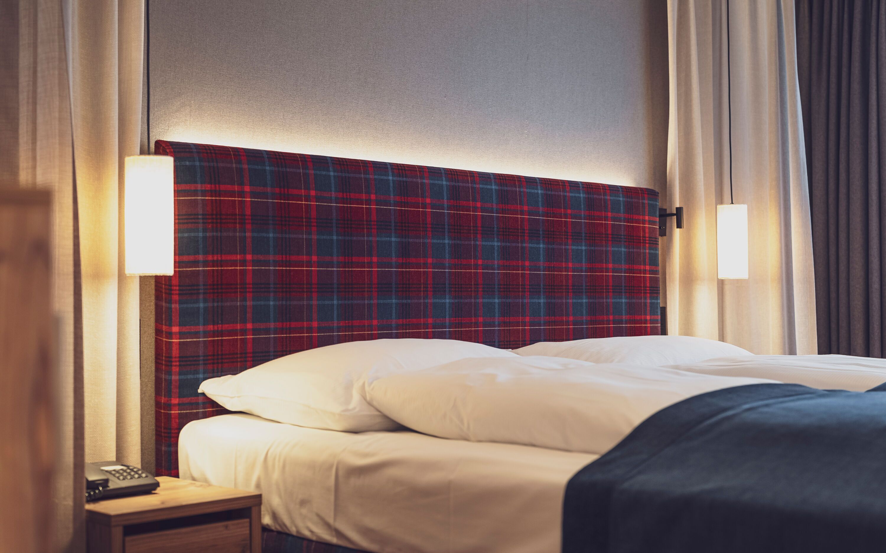 hypo-allergenic bedding, minibar, in-room safe, desk