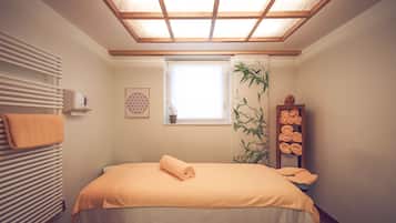 Sauna, steam room, Turkish bath, body treatments, hydrotherapy