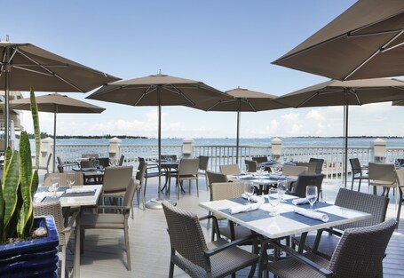 Pier House Resort Spa - Image 19