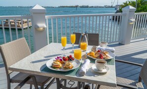 Daily full breakfast for a fee