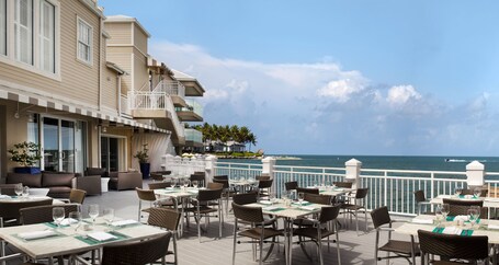 Pier House Resort Spa - Image 4