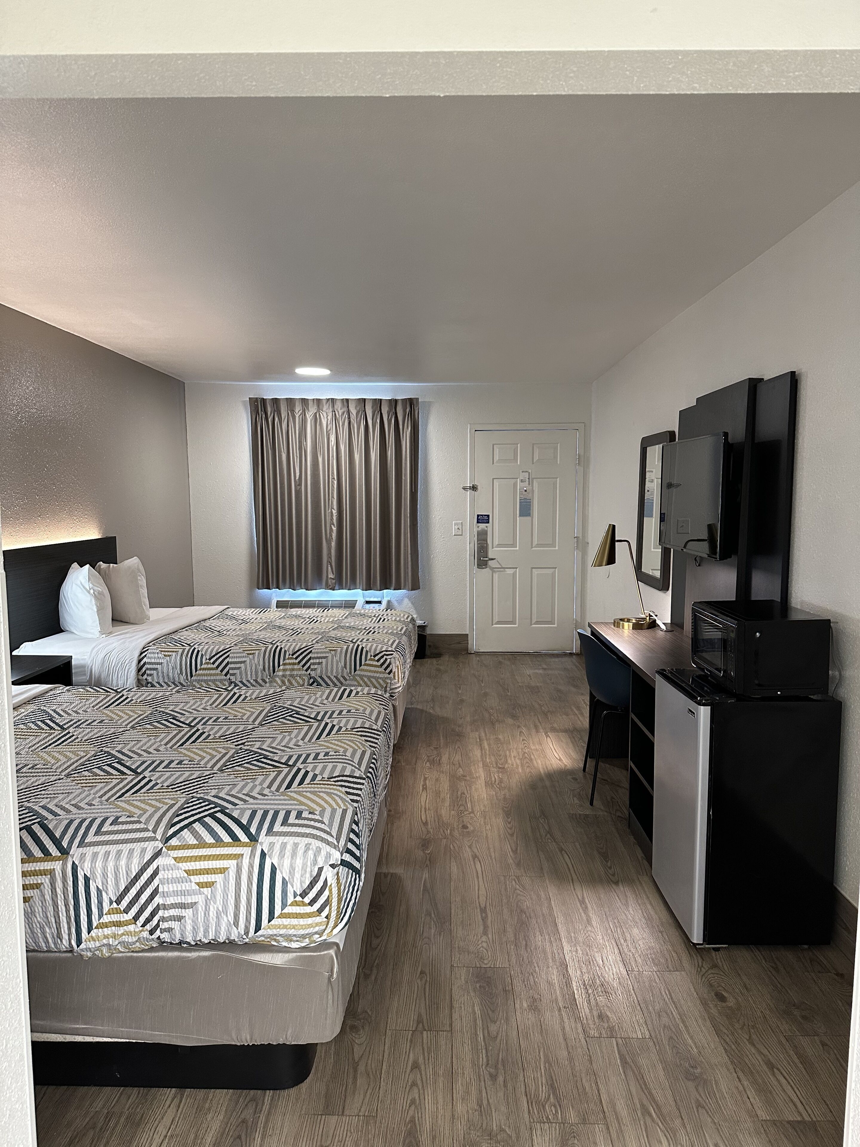 Bureau, espace de travail pour ordinateur portable