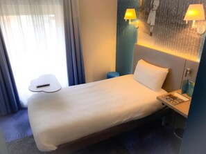 Room, 1 Twin Bed (The Colo) | Hypo-allergenic bedding, desk, iron/ironing board, free WiFi