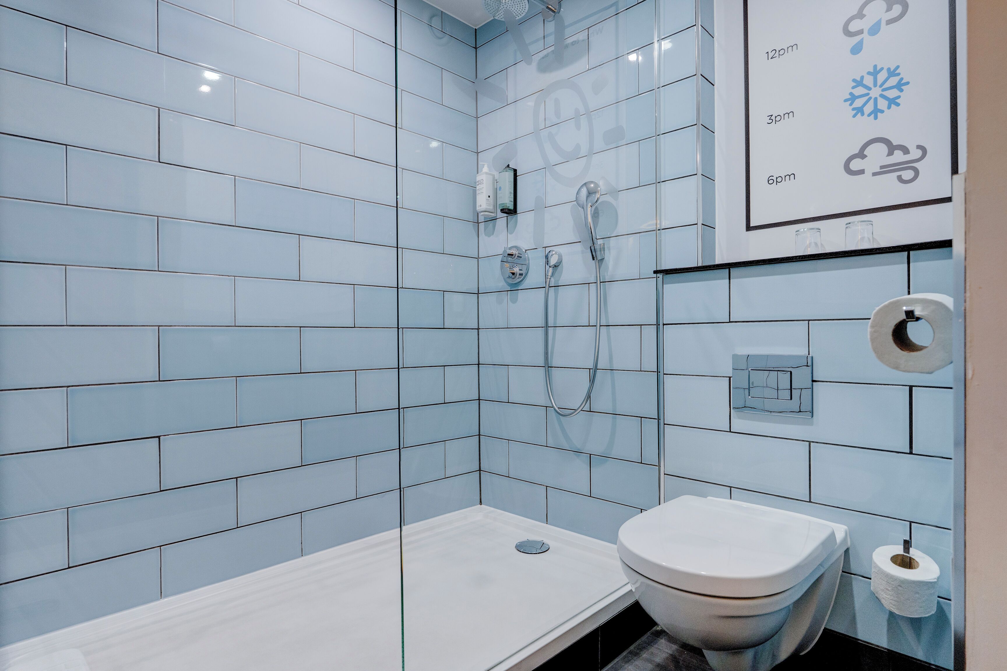 Standard Double Room | Bathroom | Shower, eco-friendly toiletries, hair dryer, towels