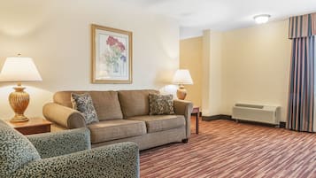 1 Double Bed, Suite, Nonsmoking, Upgrade | In-room safe, soundproofing, iron/ironing board, free cribs/infant beds