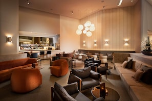 2 bares/lounges