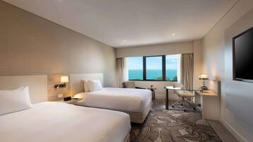 Premium bedding, minibar, in-room safe, laptop workspace