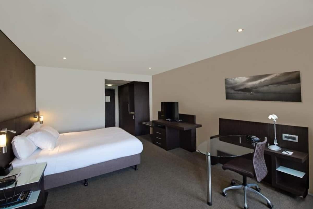 Literie de qualité, minibar, coffre-fort