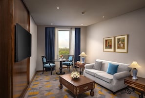 Suite, 1 très grand lit, vue ville (Executive Suite) | Literie de qualité supérieure, minibar, coffres-forts dans les chambres