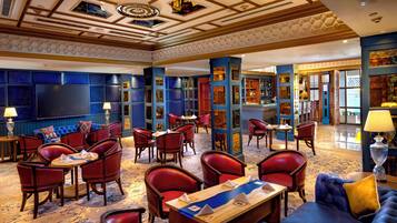 3 restaurants; breakfast, lunch, and dinner served
