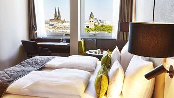 Superior Room (Plus) | Hypo-allergenic bedding, in-room safe, desk, laptop workspace