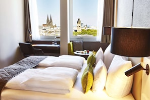 Habitación superior (Plus) | Ropa de cama hipoalergénica y caja de seguridad en la habitación