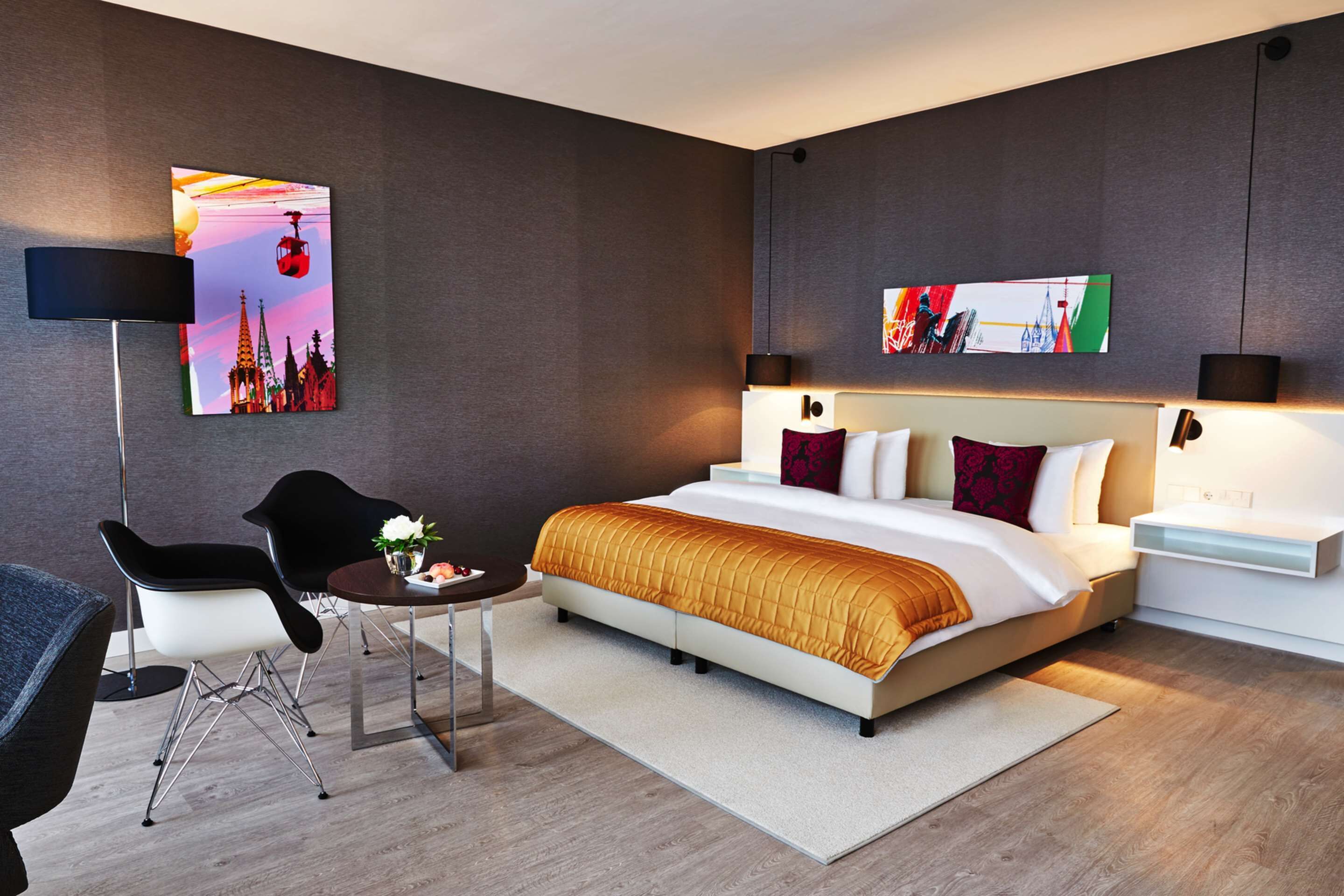 deluxe room | 1 bedroom, hypo-allergenic bedding, in-room safe, desk