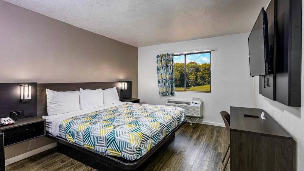 Escritorio, espacio para trabajar con un portátil, wifi gratis