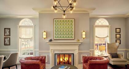 Morrison House Old Town Alexandria, Autograph Collection