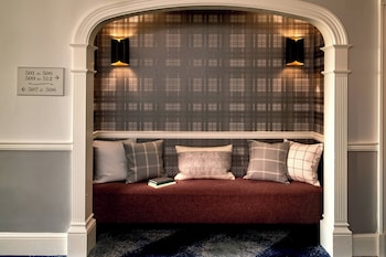 Hotel entrance and lobby at Morrison House Old Town Alexandria, Autograph Collection