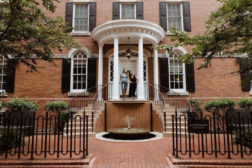 Morrison House Old Town Alexandria, Autograph Collection