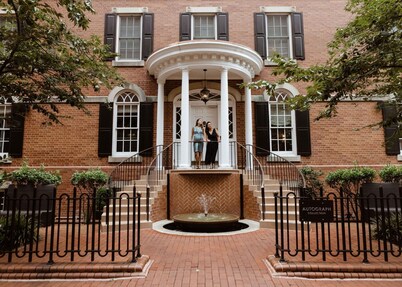 Morrison House Old Town Alexandria, Autograph Collection