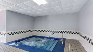 Piscine intérieure