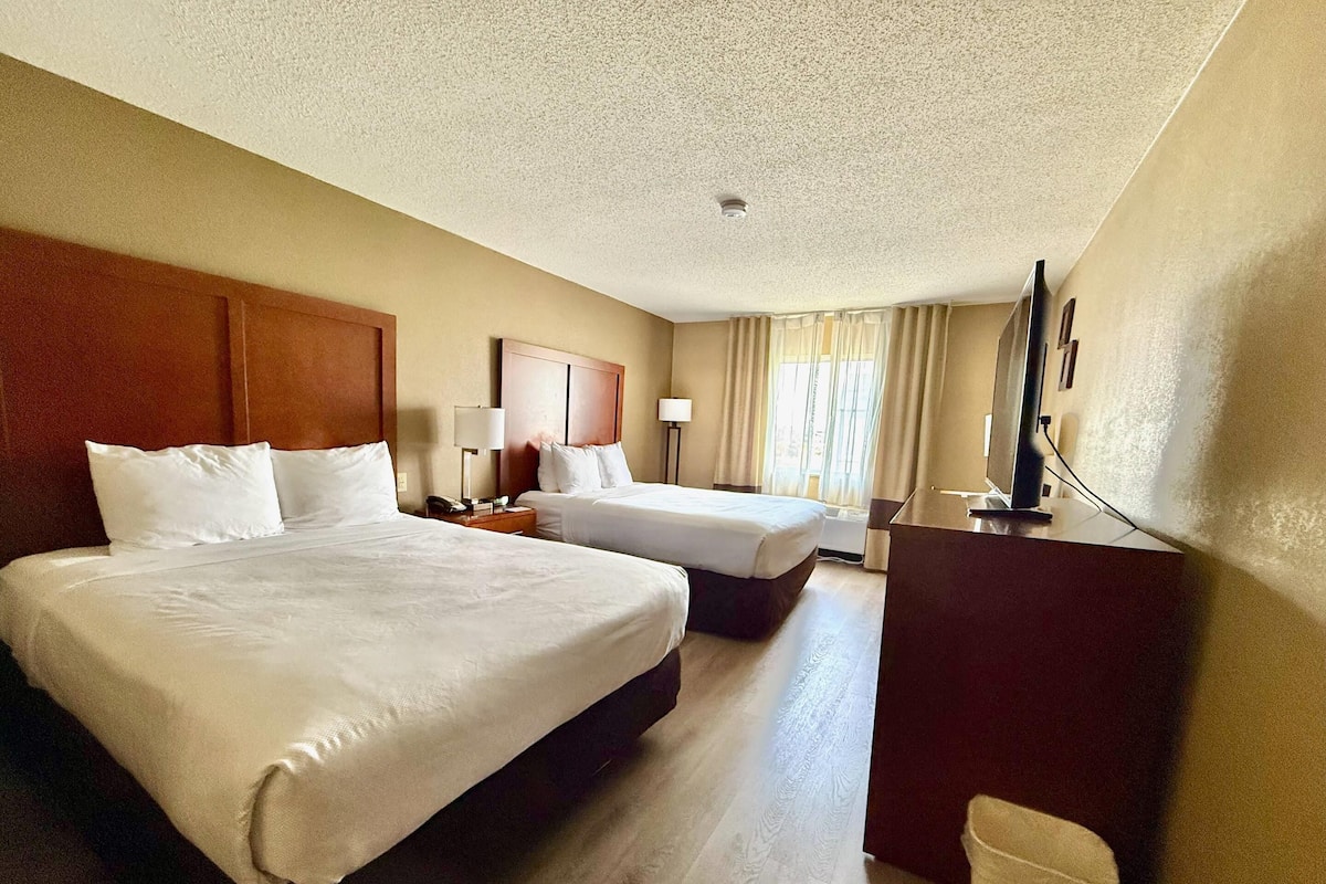 In-room safe, desk, laptop workspace, blackout drapes