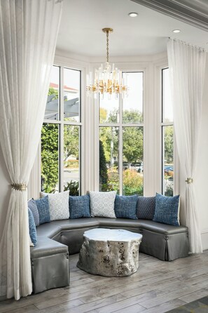 Lobby - Castle Hotel, Autograph Collection (Orlando)