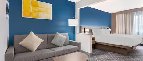 Suite, 1 King Bed with Sofa bed, Non Smoking