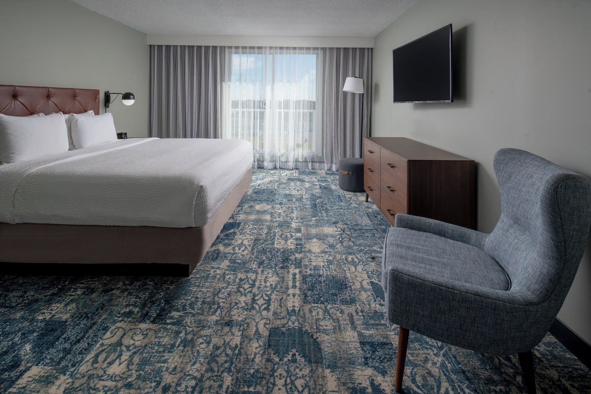 1 bedroom, premium bedding, pillow-top beds, in-room safe