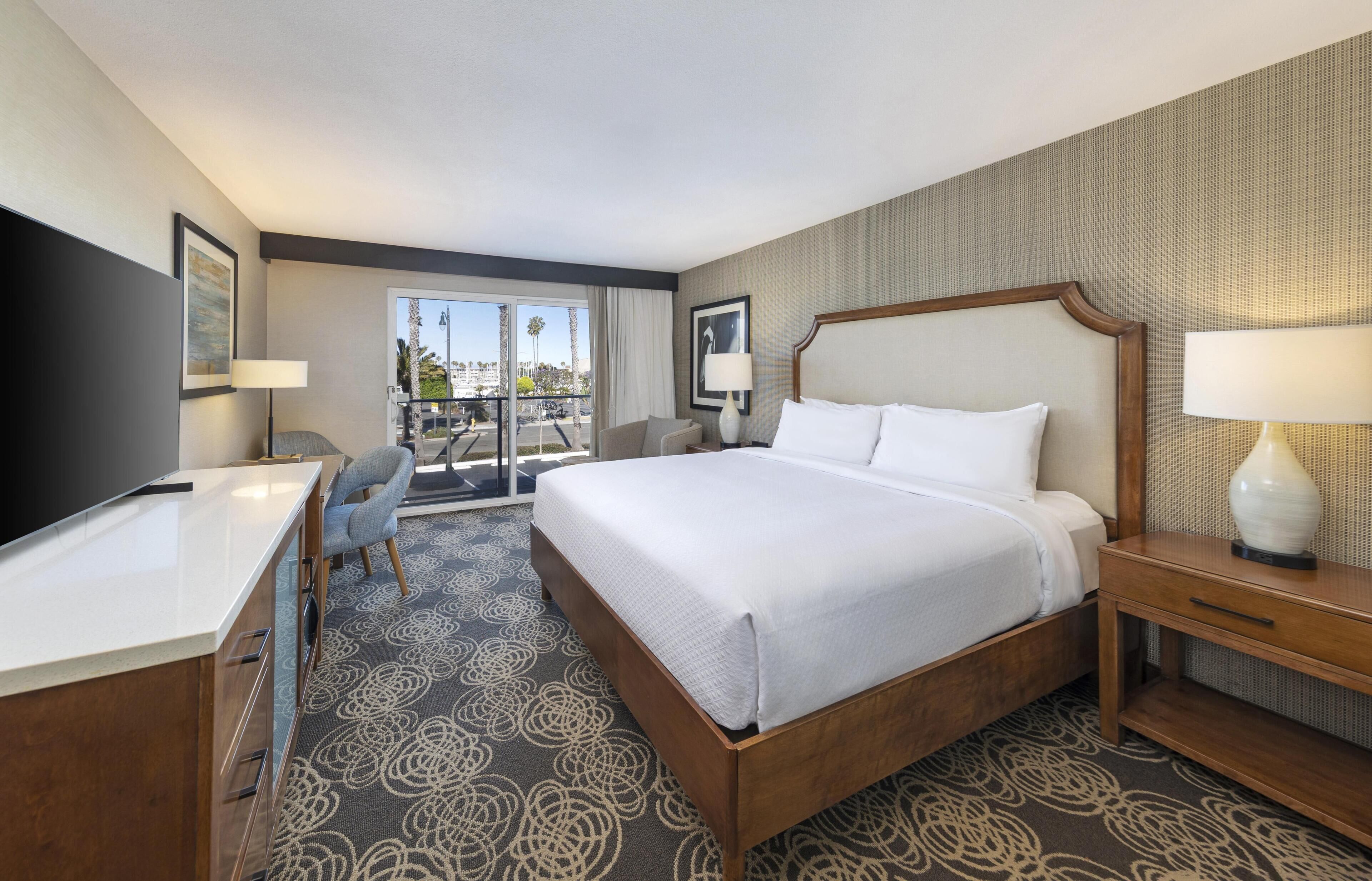 Room, 1 King Bed, Marina View | Down comforters, in-room safe, desk, iron/ironing board (on request)
