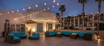 Redondo Beach Hotel, Tapestry Collection by Hilton