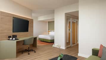 Premium-Zimmer, 1 King-Bett | Minibar, Zimmersafe, Schreibtisch, schallisolierte Zimmer