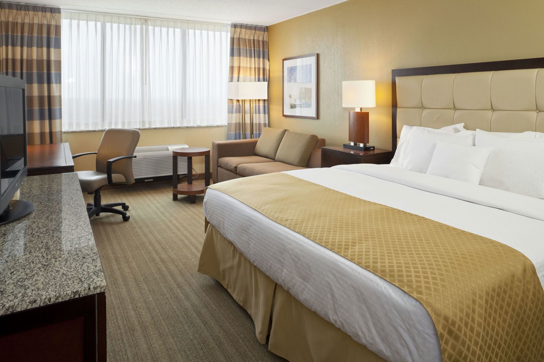Premium bedding, pillowtop beds, in-room safe, desk