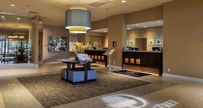 DoubleTree by Hilton St. Louis - Westport