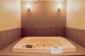 Suite, 1 King Bed, Non Smoking (Extended Stay) | Premium bedding, desk, laptop workspace, blackout drapes