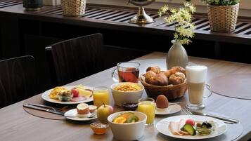Daily buffet breakfast for a fee