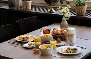 Desayuno buffet todos los días (con cargo)