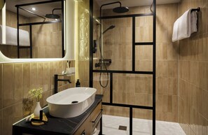Dusche, Regendusche, kostenlose Toilettenartikel, Haartrockner