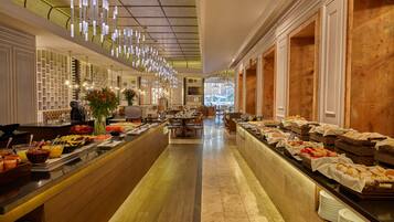 Daily buffet breakfast for a fee