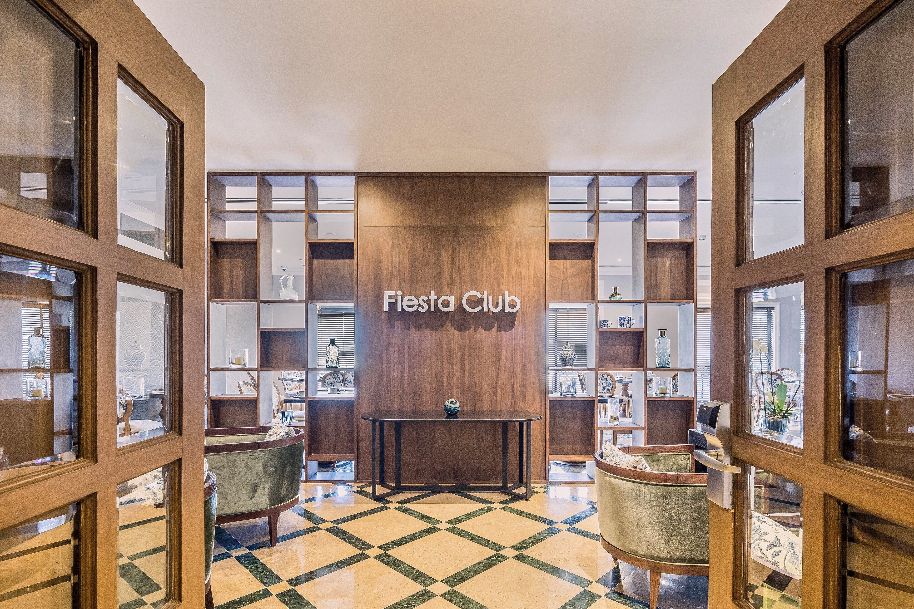 minibar, in-room safe, desk, laptop workspace