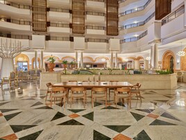 Lobby-Lounge