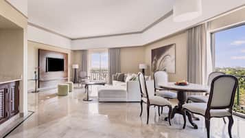 Suite, 1 Tempat Tidur King (Master) | Minibar, brankas, meja kerja, dan ruang kerja ramah laptop