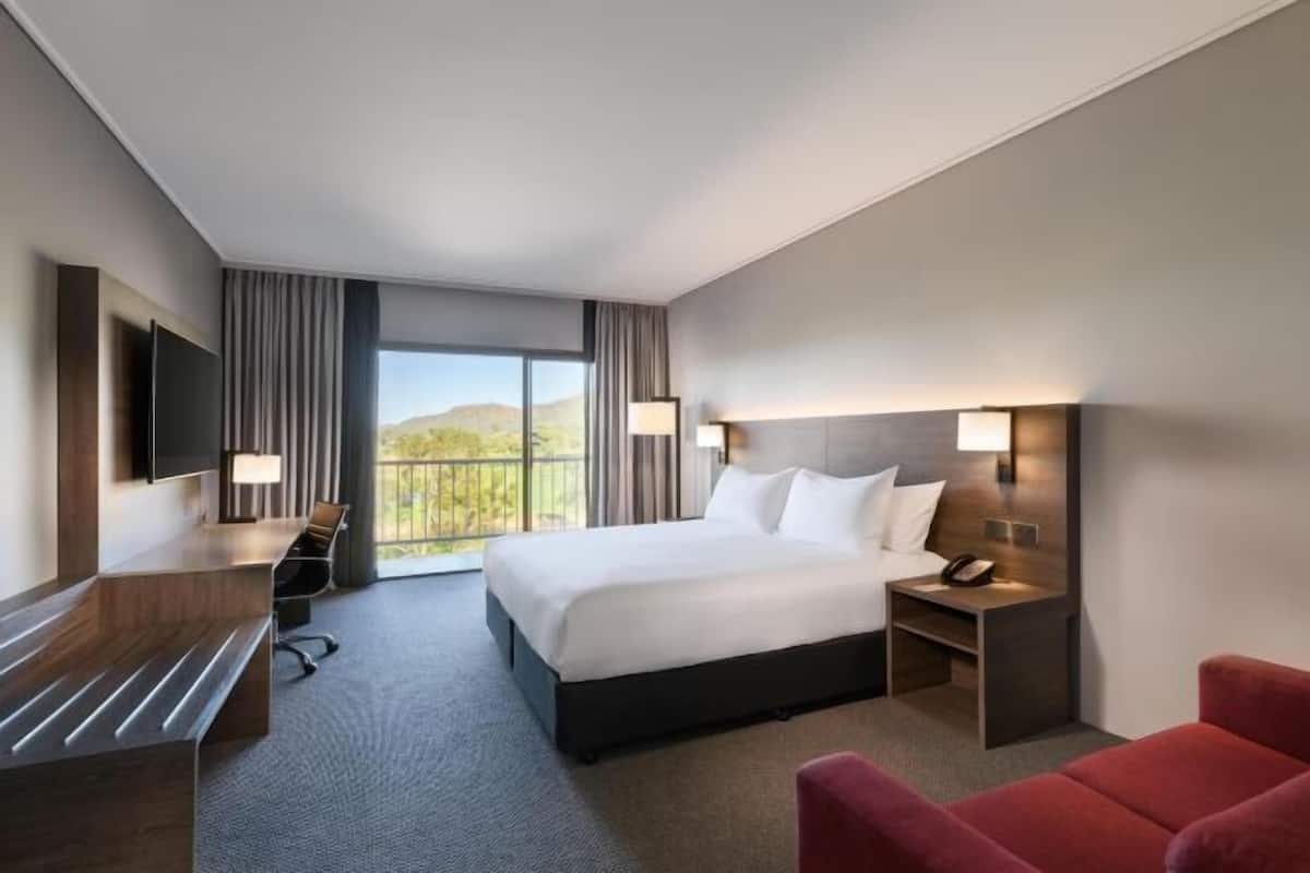 Minibar, in-room safe, desk, laptop workspace