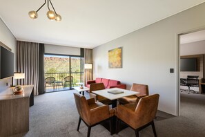 Junior Suite, 1 King Bed, Mountain View | Living area - DoubleTree by Hilton Alice Springs (Desert Springs)