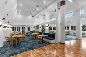 Frühstück, Mittagessen, Abendessen, Speisen im Freien 