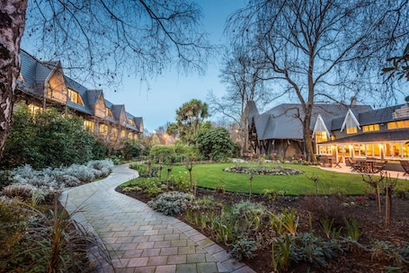 Exterior. Chateau on the Park - Christchurch, a DoubleTree by Hilton