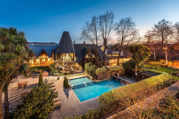 Outdoor pool, open 9:00 AM to 9:00 PM, pool loungers