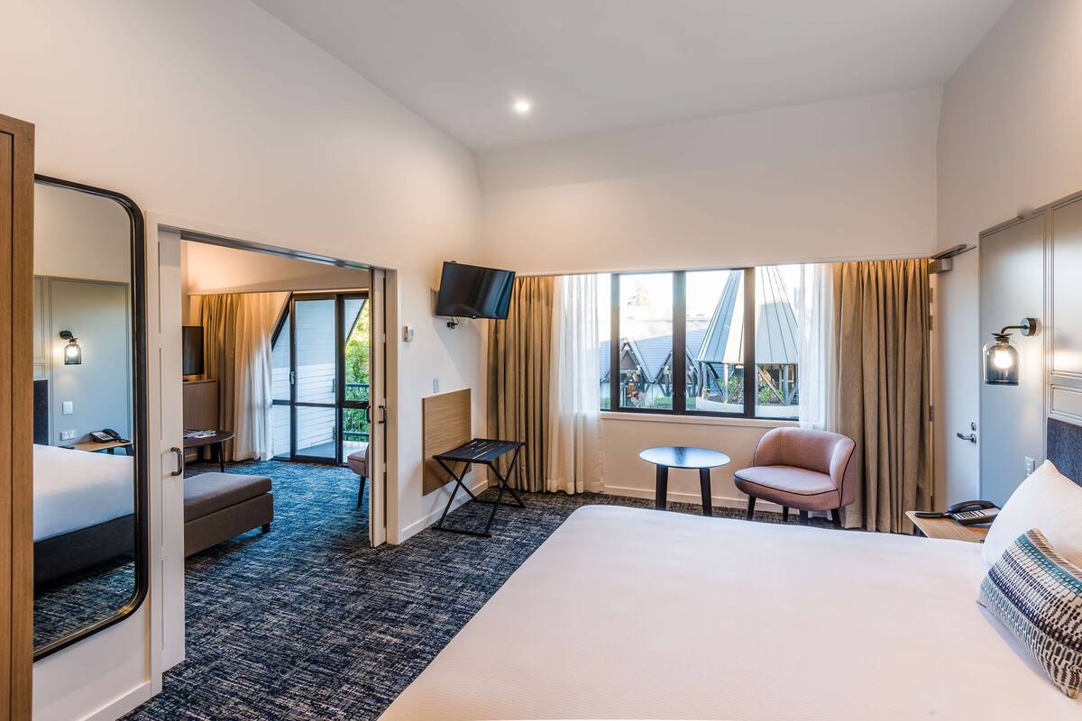 ห้องสวีท, เตียงคิงไซส์ 1 เตียง, ปลอดบุหรี่ (Hagley) | ผ้  านวมขนเป็ด, ตู้นิรภัยในห้องพัก, โต๊ะทำงาน, ผ้าม่านกันแสง