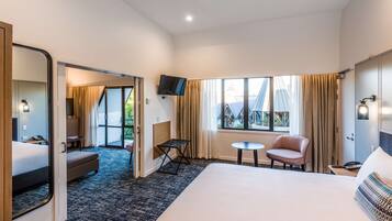 Suite, 1 King Bed, Non Smoking (Hagley)